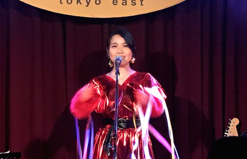 町あかりワンマンライブ、Eggman tokyo east。紙テープまみれの町あかり