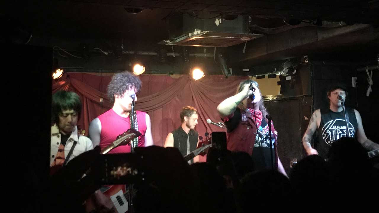 terry and louieの来日ツアー、幡ヶ谷Club Heavy Sick公演、アンコールでFadeawaysのトモゾー参加